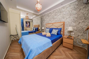 LUX Movie Stars Apartments Perea